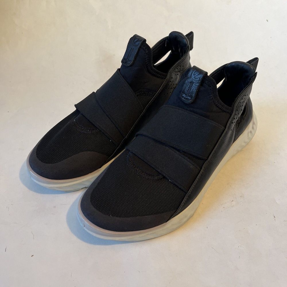 ECCO Shoes Women’s Sz EU 38 Us 7 S.T.1 Lite Slip On Sneaker Black Strap Leather
